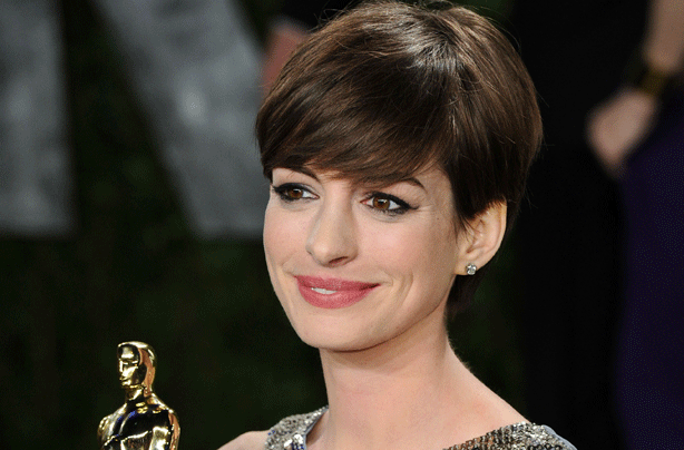 Anne Hathaway oscars photo Anne Hathaway oscars photo