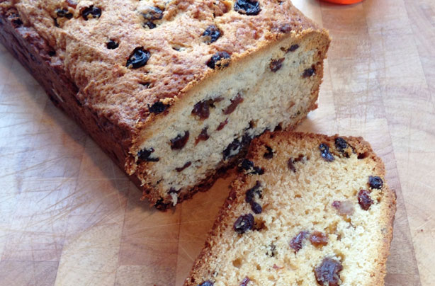 Honey and raisin loaf cake