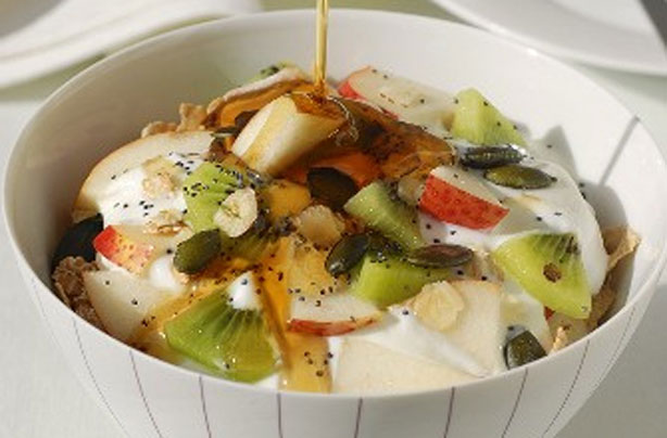 Bircher muesli with apple and kiwi fruit 