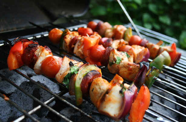 Sweet chilli chicken kebabs
