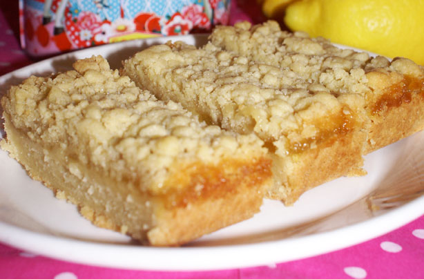 Crumble top, lemon curd shortbread