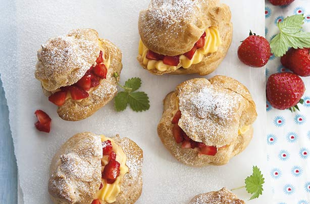 Strawberry buns with custard