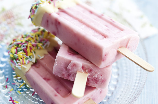 Strawberry ice lollies Strawberry ice lollies