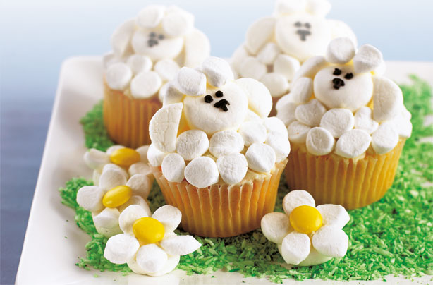 Make with kids Annabel Karmel’s farm animal cupcakes