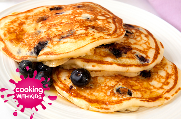 Blueberry pancakes to make with kids Blueberry pancakes to make with kids