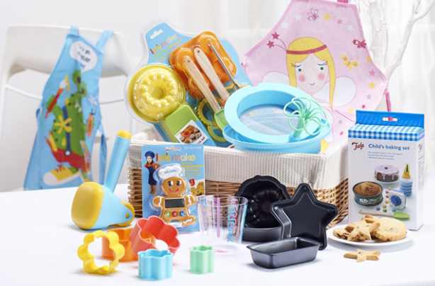 Win a Hobbycraft kids baking hamper!