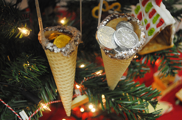 Edible Christmas decorations: a Christmas tree you can eat ...