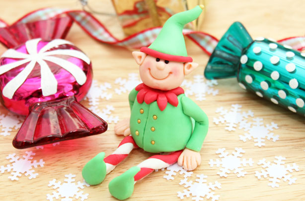 Fondant Christmas cake decorations 