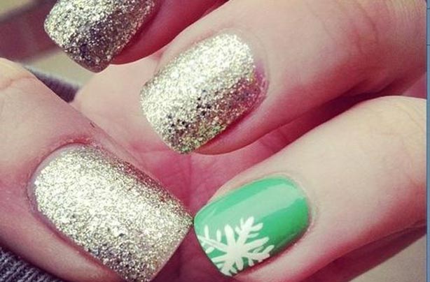 Christmas nail art Christmas nail art