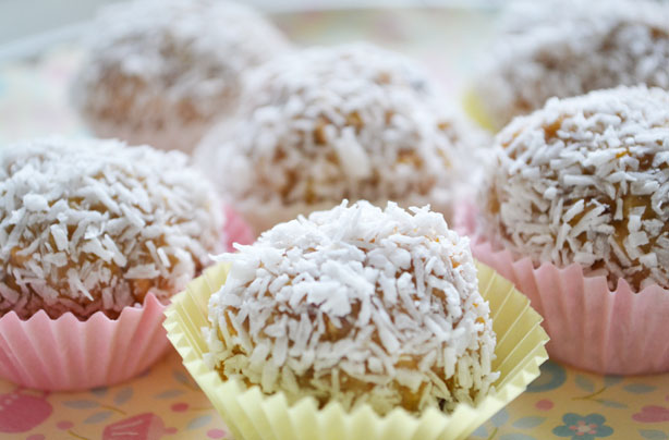 Fruity biscuit truffles Fruity biscuit truffles