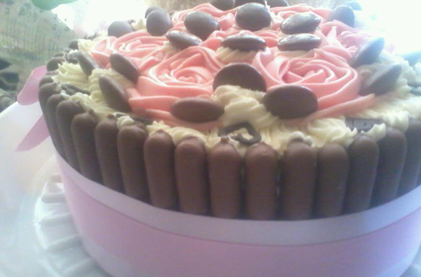 Bell-Smyth-nieces-birthday-cake.jpg Bell-Smyth-nieces-birthday-cake.jpg
