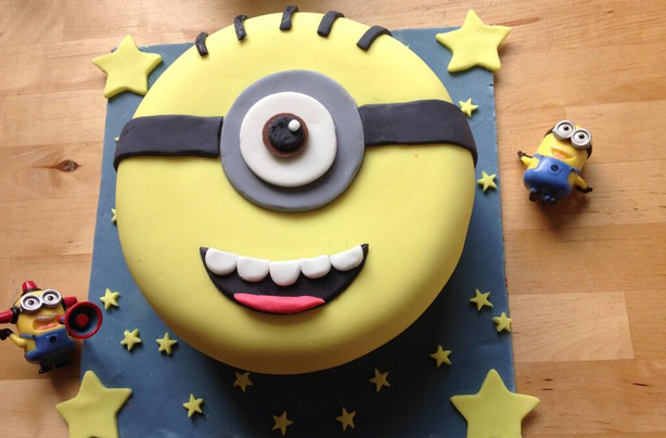 Kimberley Louise's homemade Minion first ever iced cake Kimberley Louise's homemade Minion first ever iced cake