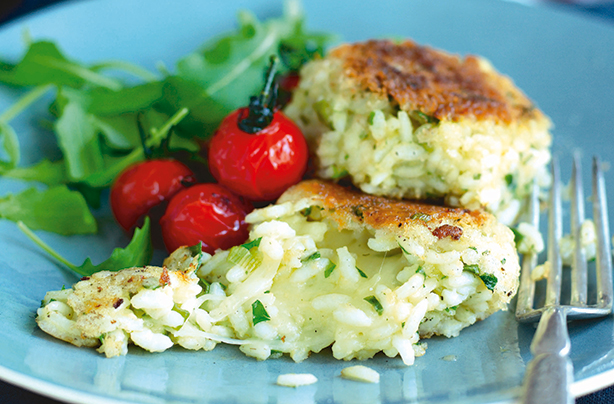 Mozzarella risotto cakes