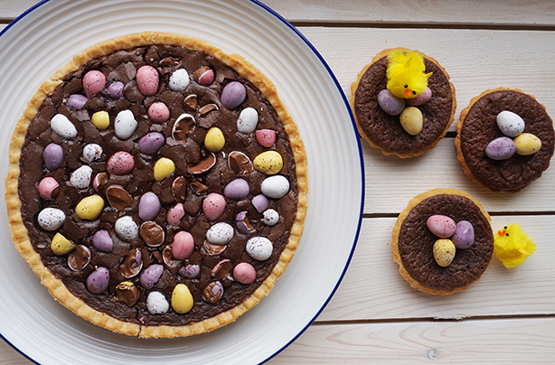 Mini egg brownie tart