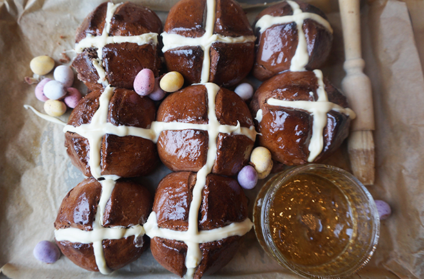 Mini Egg hot cross buns