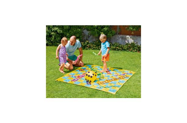 50 outdoor toys for Summer: Giant Outdoor Snakes and Ladders 50 outdoor toys for Summer: Giant Outdoor Snakes and Ladders