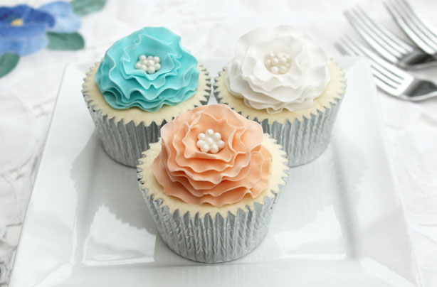 Ruffle flower cake decorations Ruffle flower cake decorations
