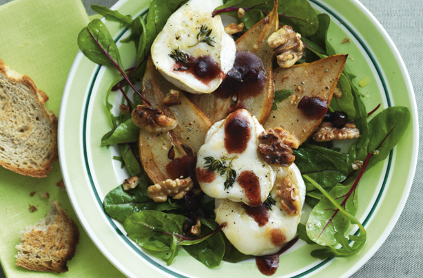 Pear and goat's cheese salad Pear and goat's cheese salad