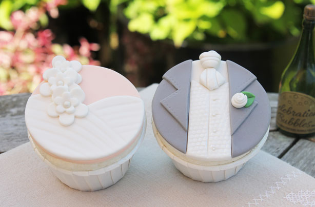 Bride and groom cupcakes Bride and groom cupcakes