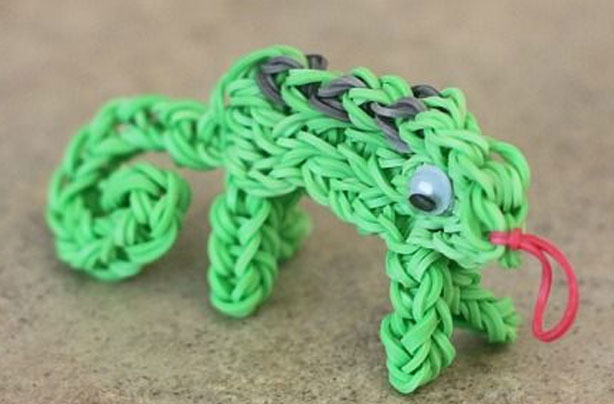 Loom band ideas: lizard charm Loom band ideas: lizard charm