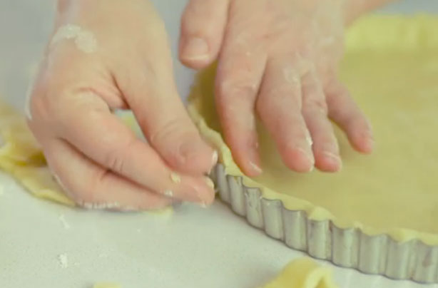 How to line a tart tin How to line a tart tin