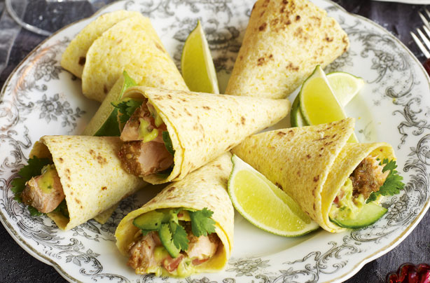 Spicy salmon and guacamole cones Spicy salmon and guacamole cones