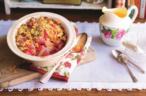Slimming World's pear and rhubarb crumble Slimming World's pear and rhubarb crumble