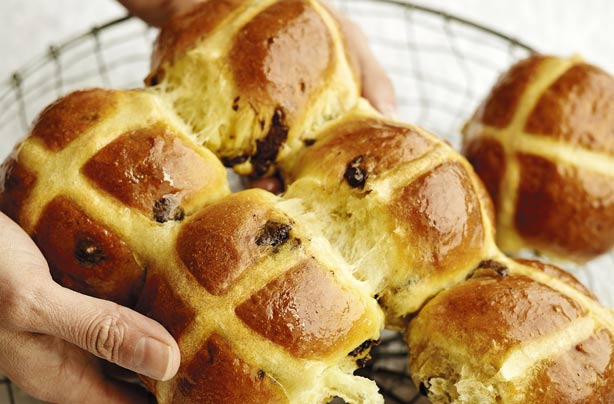 Lisa Faulkner's choc chip hot cross buns Lisa Faulkner's choc chip hot cross buns