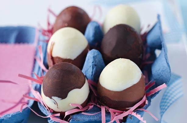 Homemade mini chocolate eggs Homemade mini chocolate eggs
