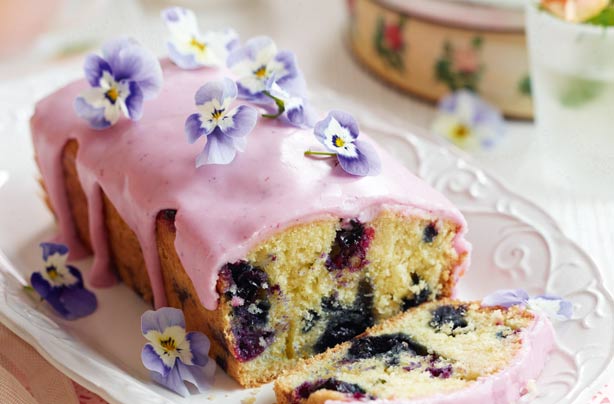 Lemon and blueberry drizzle cake Lemon and blueberry drizzle cake