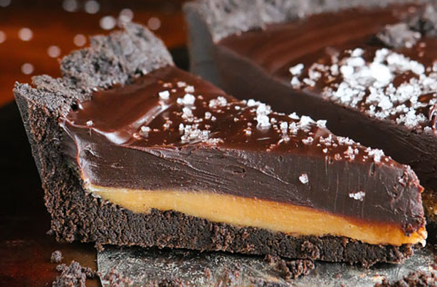 Dark chocolate salted caramel Oreo pie