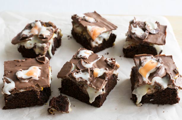 Creme Egg cake bars Creme Egg cake bars
