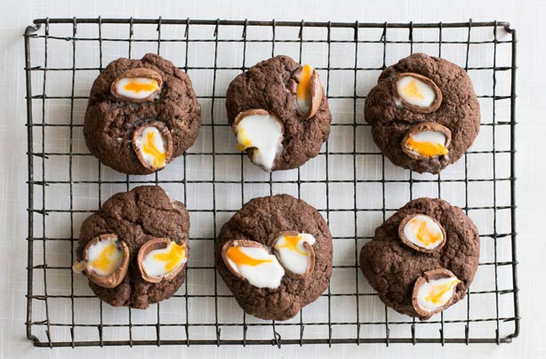 Creme Egg cookies Creme Egg cookies