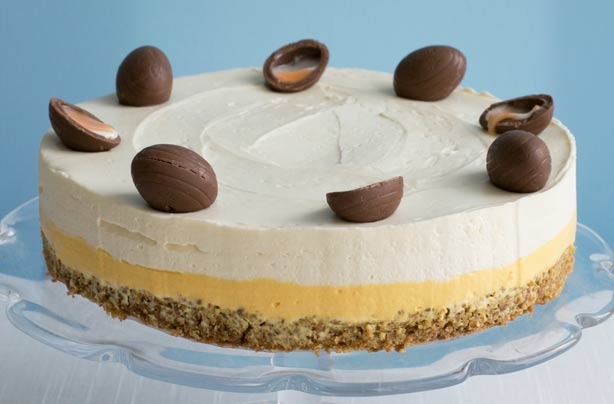Creme Egg cheesecake Creme Egg cheesecake