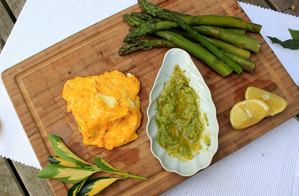 Healthy Folded Eggs with Asparagus and Avocado Puree