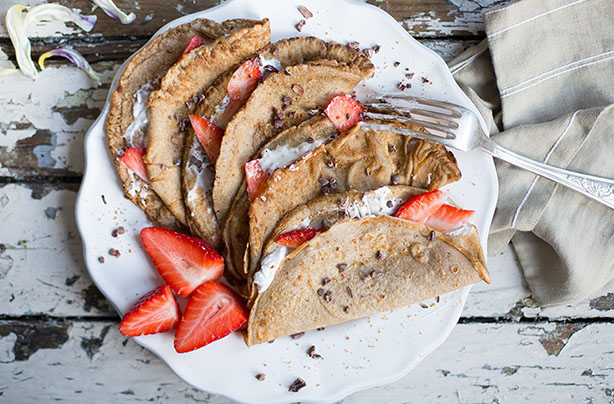 Pancakes with Strawberries and Coconut Cream