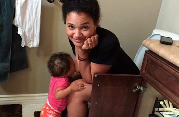 Elisha Wilson Beach's breastfeeding pic goes viral
