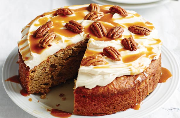 Banana cake with caramel drizzle Banana cake with caramel drizzle