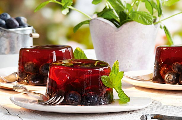 Slimming World's blueberry, lime and prosecco jellies Slimming World's blueberry, lime and prosecco jellies