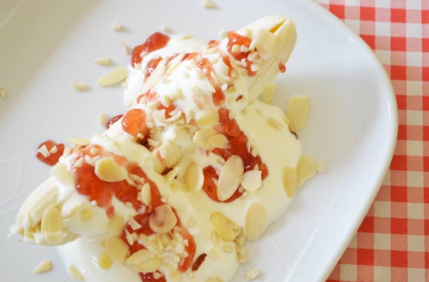 Breakfast banana split