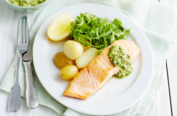 Salmon fillets with minty pesto Salmon fillets with minty pesto
