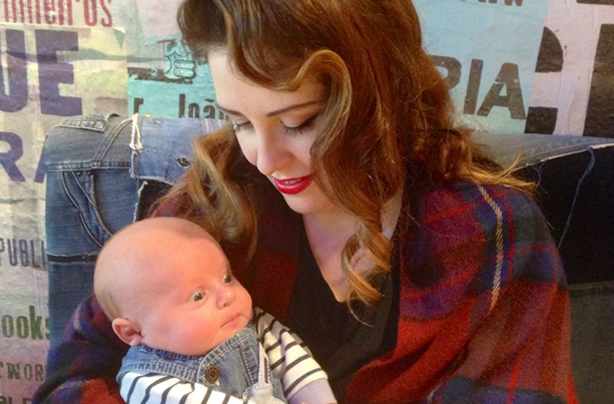 Gemma Colley, breastfeeding after spray tan viral story