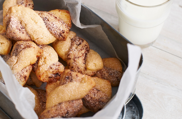 Chocolate shortbread twists