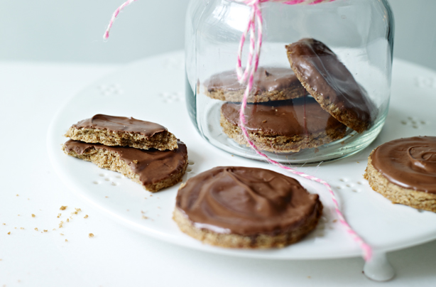 Homemade Chocolate Digestives Homemade Chocolate Digestives