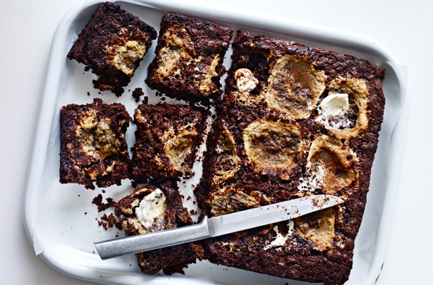 Sticky marshmallow and chocolate tray bake Sticky marshmallow and chocolate tray bake