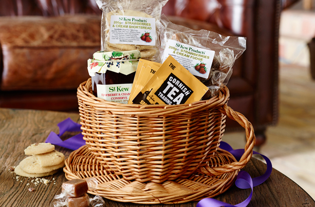 Christmas food hampers 2016 under £30 Christmas food hampers 2016 under £30