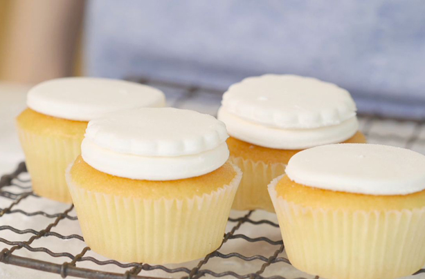 How to make cheat?s marshmallow fondant How to make cheat?s marshmallow fondant
