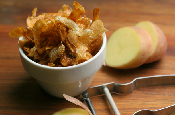 Potato peel crisps