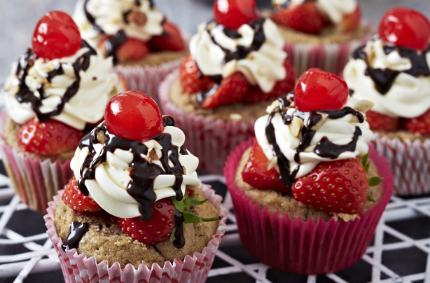Banana Split Cupcakes Banana Split Cupcakes