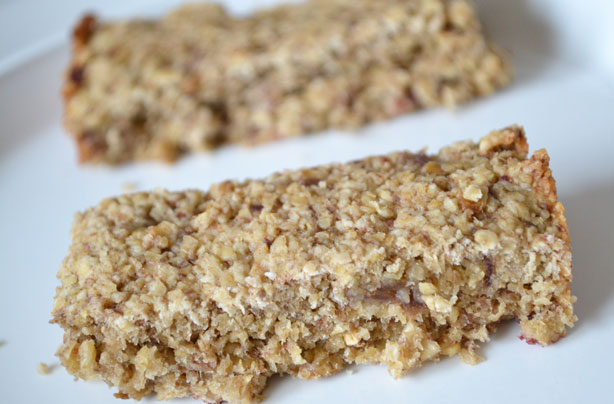 Low-sugar banana and date flapjacks